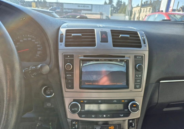 Toyota Avensis cena 39900 przebieg: 243881, rok produkcji 2012 z Zgierz małe 254